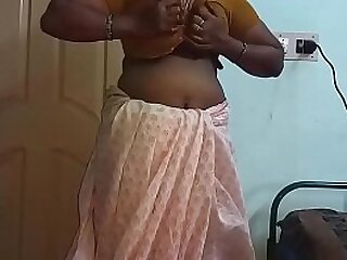 Indian Hot Mallu Aunty Nude Selfie And Fingers For Father-in-law